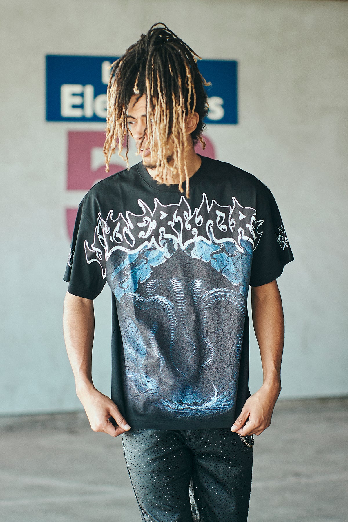 KNT030 Black KDNK Graphic Tee